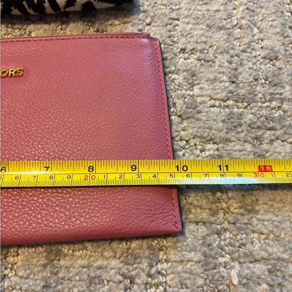 Michael Kors Bundle! Wristlet and Scarf - Picture 11 of 13
